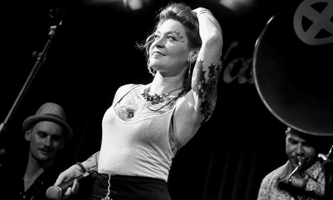 Meschiya Lake & the Paradigm Shifters