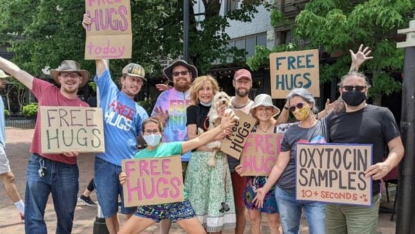 FREE HUGS @ NO KINGS