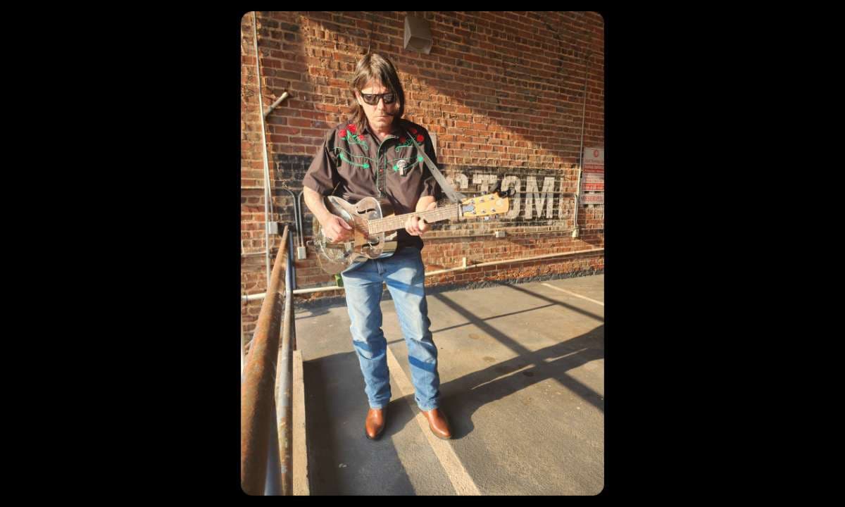 PATIO SHOW: Abe Reid