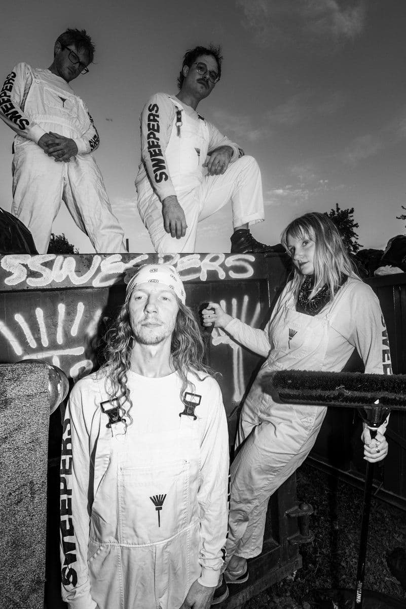 Sweepers / Gr3yboy / Dot Com Bubble / Nosedive