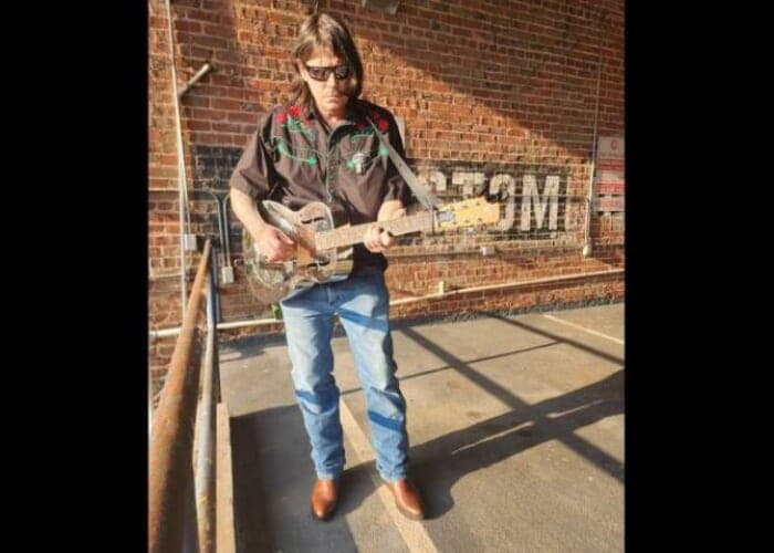 PATIO SHOW: Abe Reid