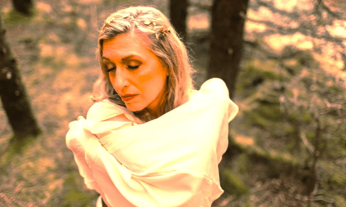 PATIO SHOW: Carrie Morrison