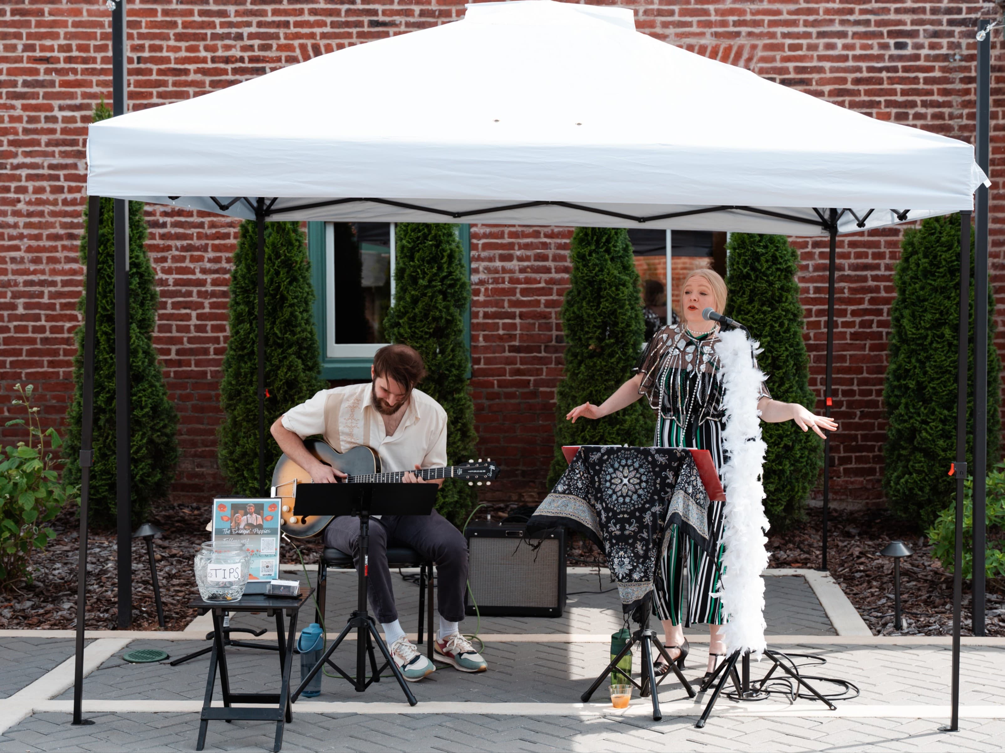 Live Music - Singin' Poppies