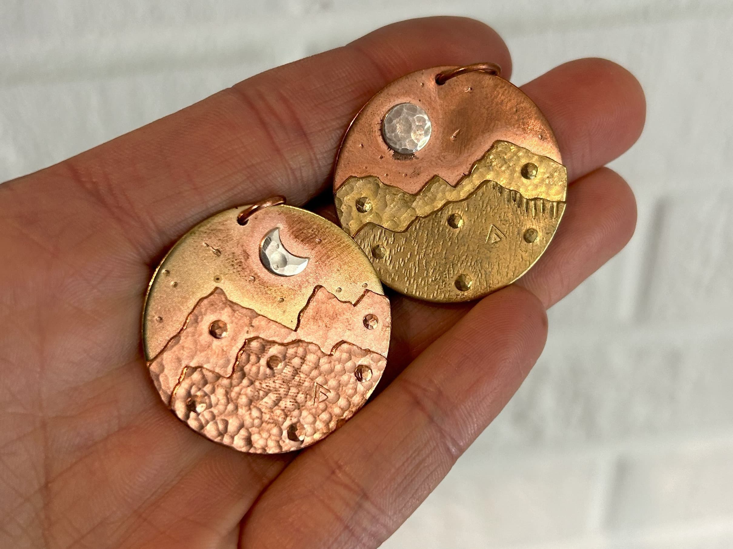 Mountain Pendant/Keychain