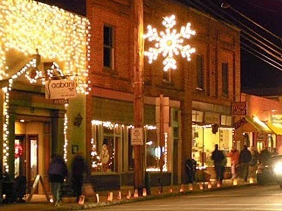Weaverville's 21st Annual Candlelight Stroll
