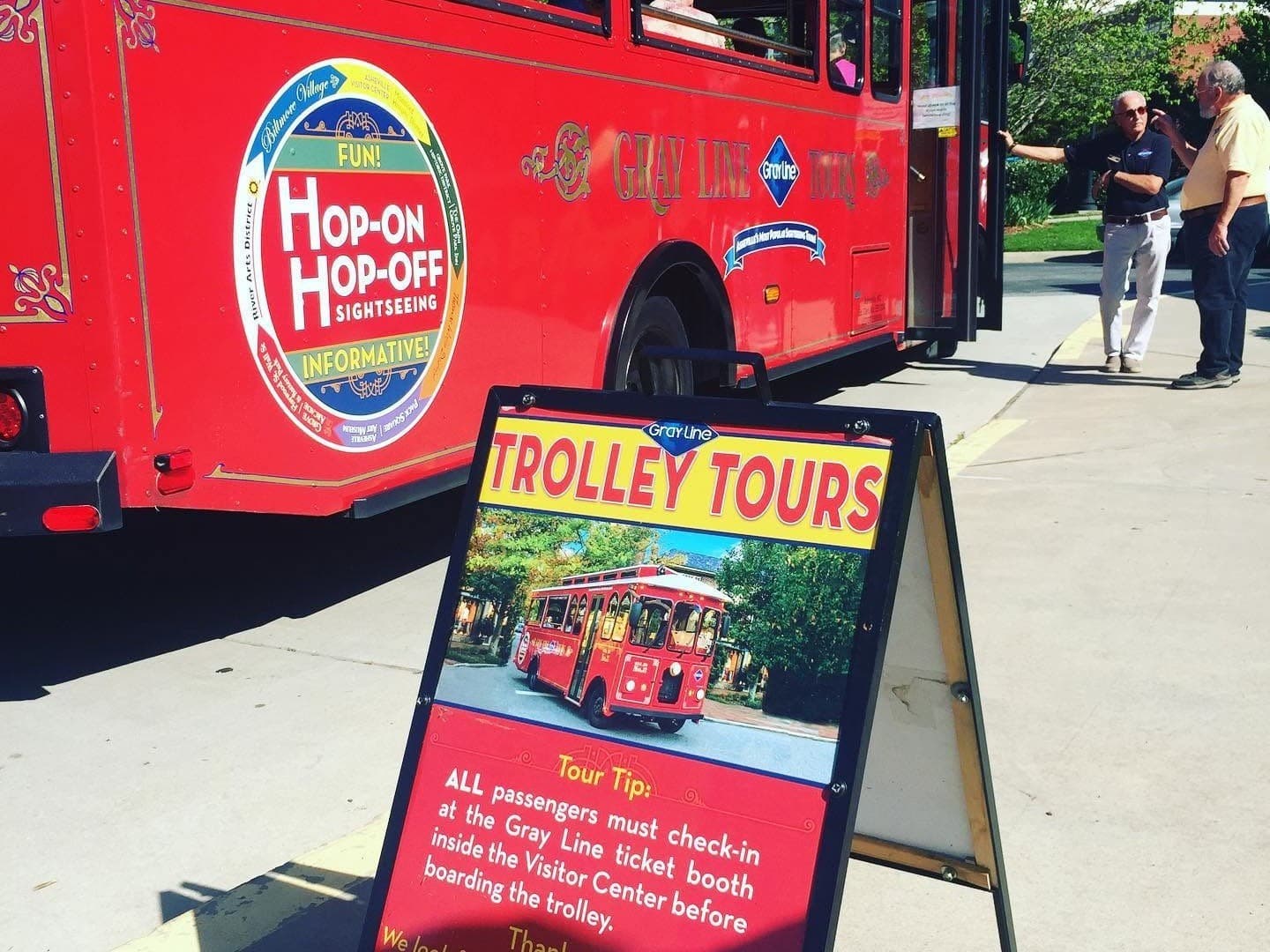 Hop-On/Hop-Off Sightseeing Tour